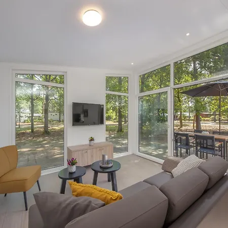 Modern With Infrared Sauna, 8km From Helmond Chalet *